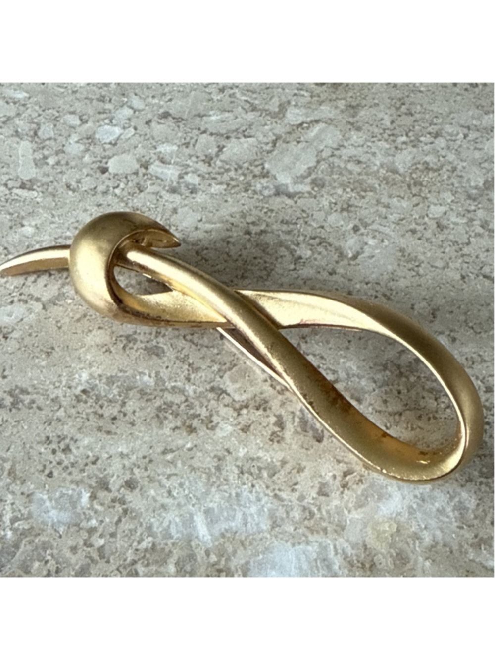 NINA RICCI Gold Tone Abstract Ribbon Brooch Vintage Signed